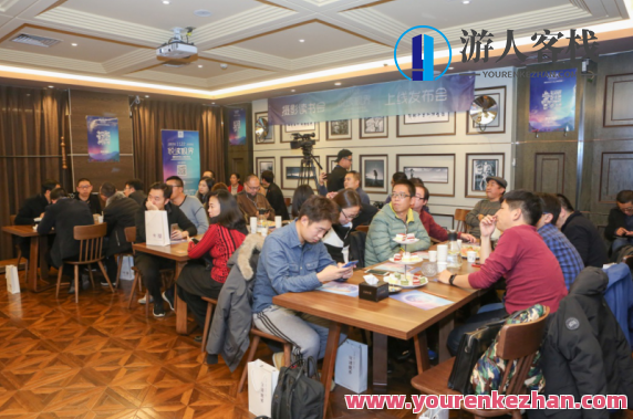 摄影读书会·热靴日记实战版 一学就会的闪光灯拍摄技巧，摄影读书会·热靴日记实战版，闪光灯拍摄技巧速成指南,课程,视频,背景,第1张