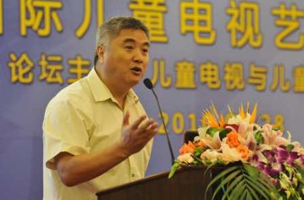 孙云晓 父母的“上岗执照”孙云晓，父母育儿之道的上岗执照