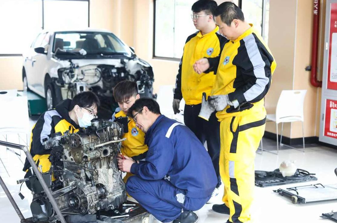 汽修培训 最新汽车维修自学速成教程,汽修培训,最新汽车维修自学速成教程,快速掌握维修技巧