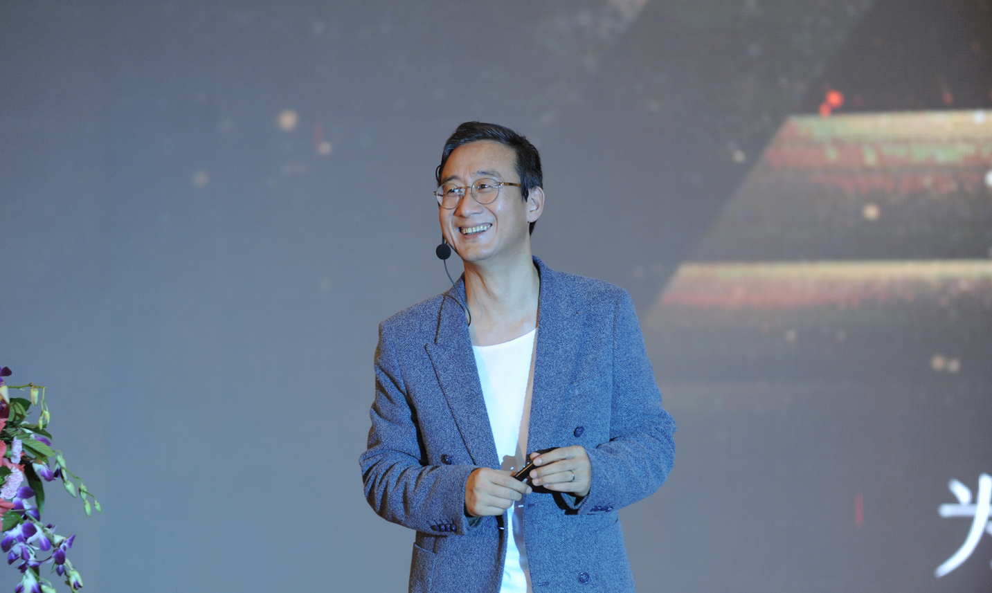 华红兵 营销揭秘_一语定天下之被呵护的幸福，华红兵营销智慧，一语定天下——探寻被呵护的幸福之道