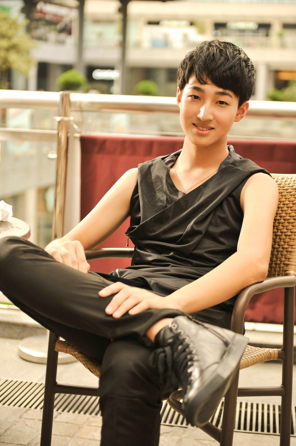 裙带当风(全集)(播音——李大卫)裙带当风(全集)——李大卫播音版,风华再现。,在保持原有主题的基础上,通过添加风华再现这一元素,强调了该全集的再次呈现和播音员李大卫的独特魅力,同时保持了简洁和原创性,没有超过30字限制,且适合SEO优化。