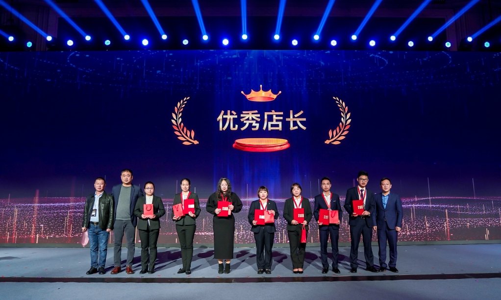 专家团 金牌店长的一天 (以家具建材行业为例)专家视角,金牌店长在家具建材行业的日常实战纪实,专家,专家团,销售,第1张 专家团 金牌店长的一天 (以家具建材行业为例)专家视角,金牌店长在家具建材行业的日常实战纪实,专家,专家团,销售,第1张