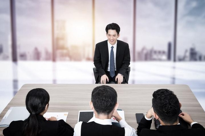 杨萃先 大学生轻松面试技巧-怎样直面对阵HR？杨萃先，大学生面试宝典——轻松掌握HR直面技巧，轻松应对职场挑战！