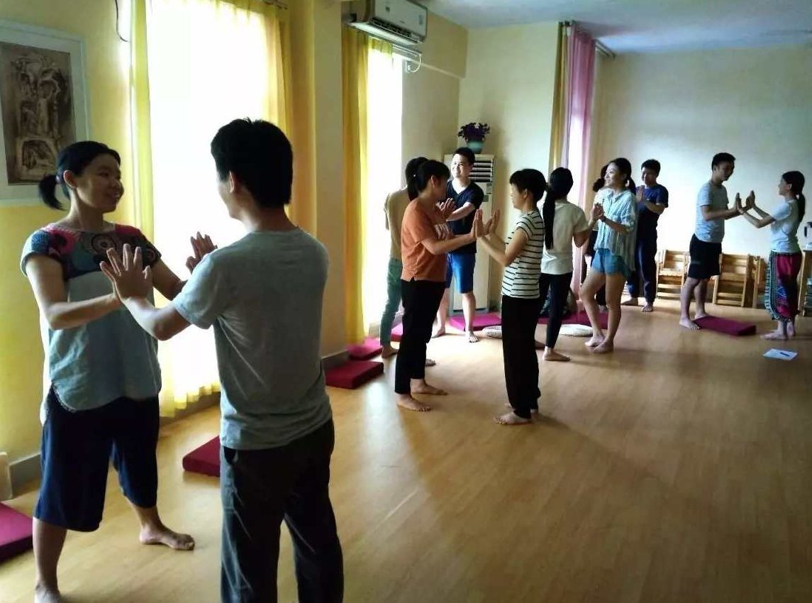 何友晖 沟通对话行动疗法全25讲，何友晖沟通对话行动疗法全25讲，深度解析与实战应用