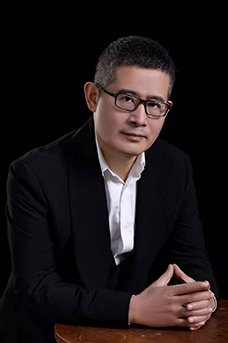 崔伟 个性与领导风格，崔伟，个性独特与卓越的领导风格