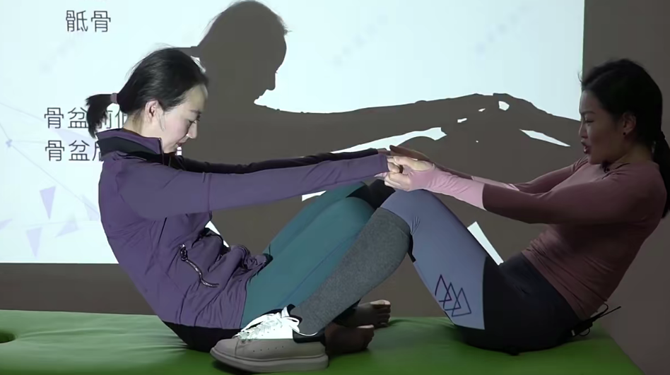 【运动康复】假胯宽，运动康复假胯宽的矫正与锻炼方法