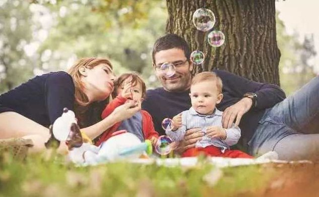 亲子教育 如何让孩子快速搞懂宇宙知识，亲子教育，趣味引导，让孩子轻松掌握宇宙知识