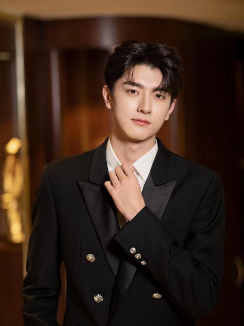 林伟贤 我爱钱更爱你－－让你成为富中之富的52张王牌，林伟贤，财富之道，爱与金钱的智慧——解锁富中之富的52张成功王牌,赚钱,发展,林伟贤,第1张