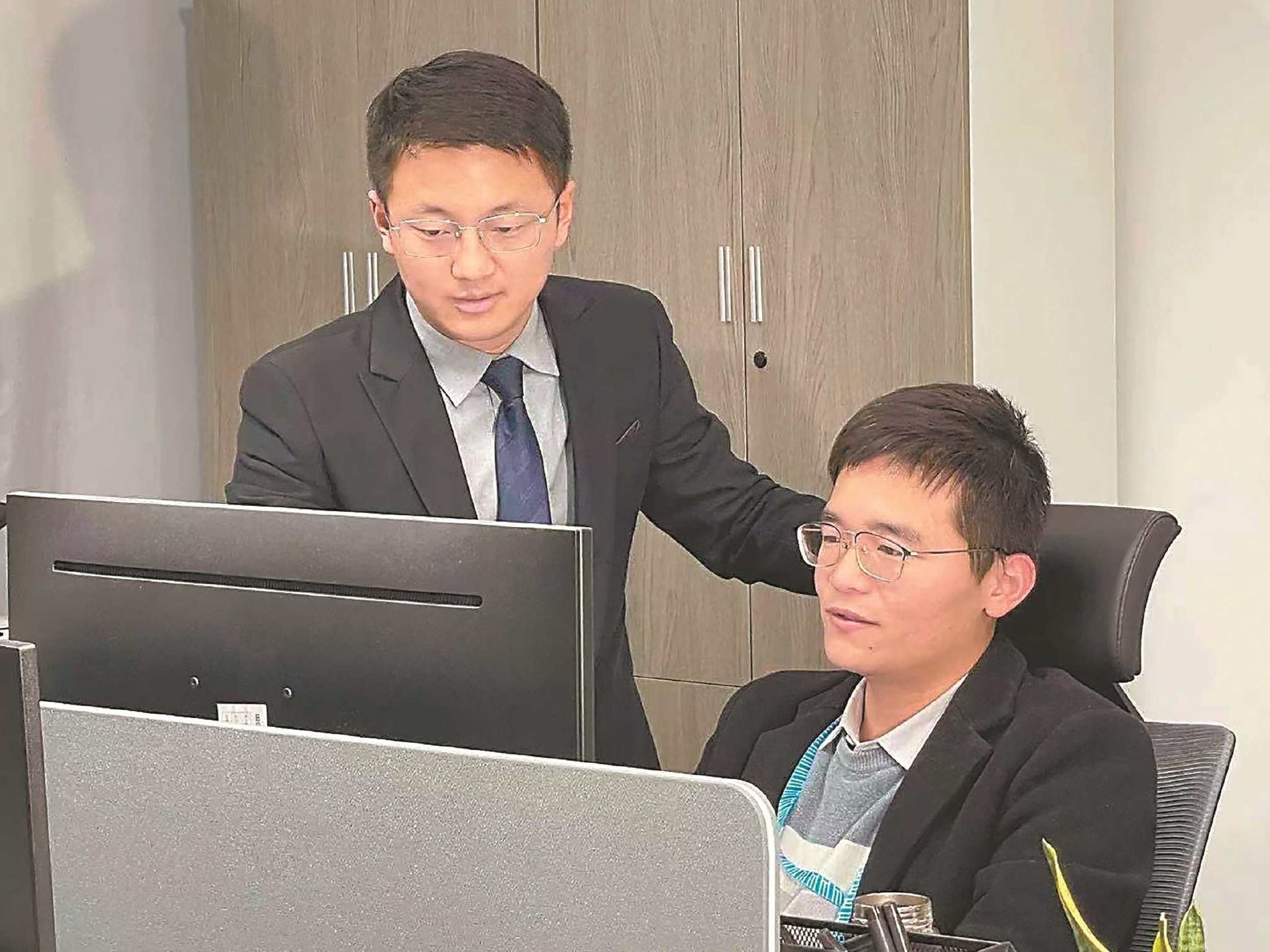 韩东 纳米生物医学成像表征与生物界面