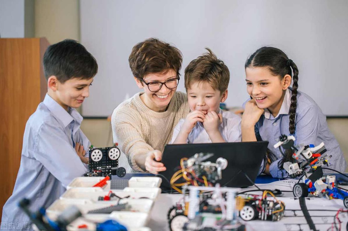 MIT少儿AI创新课,培养学生全面的AI素养,少儿AI创新课,培养未来科技领袖,探索AI素养全面发展,课程,第1张 MIT少儿AI创新课,培养学生全面的AI素养,少儿AI创新课,培养未来科技领袖,探索AI素养全面发展,课程,第1张