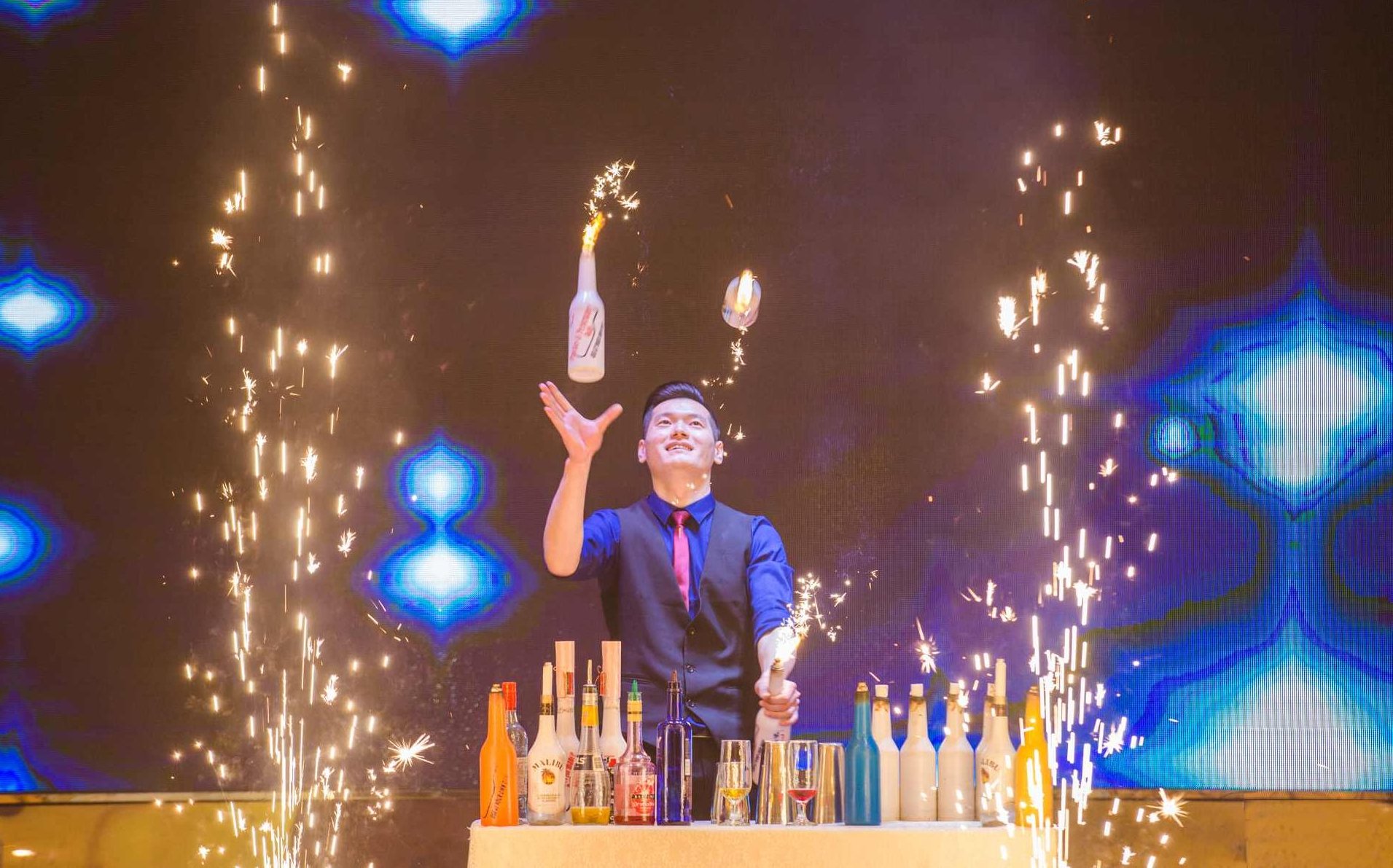 特色花式调酒师技术资料 时尚鸡尾酒调配师83集,特色花式调酒师技术资料,时尚鸡尾酒调配师全解析83集,资料,第1张 特色花式调酒师技术资料 时尚鸡尾酒调配师83集,特色花式调酒师技术资料,时尚鸡尾酒调配师全解析83集,资料,第1张