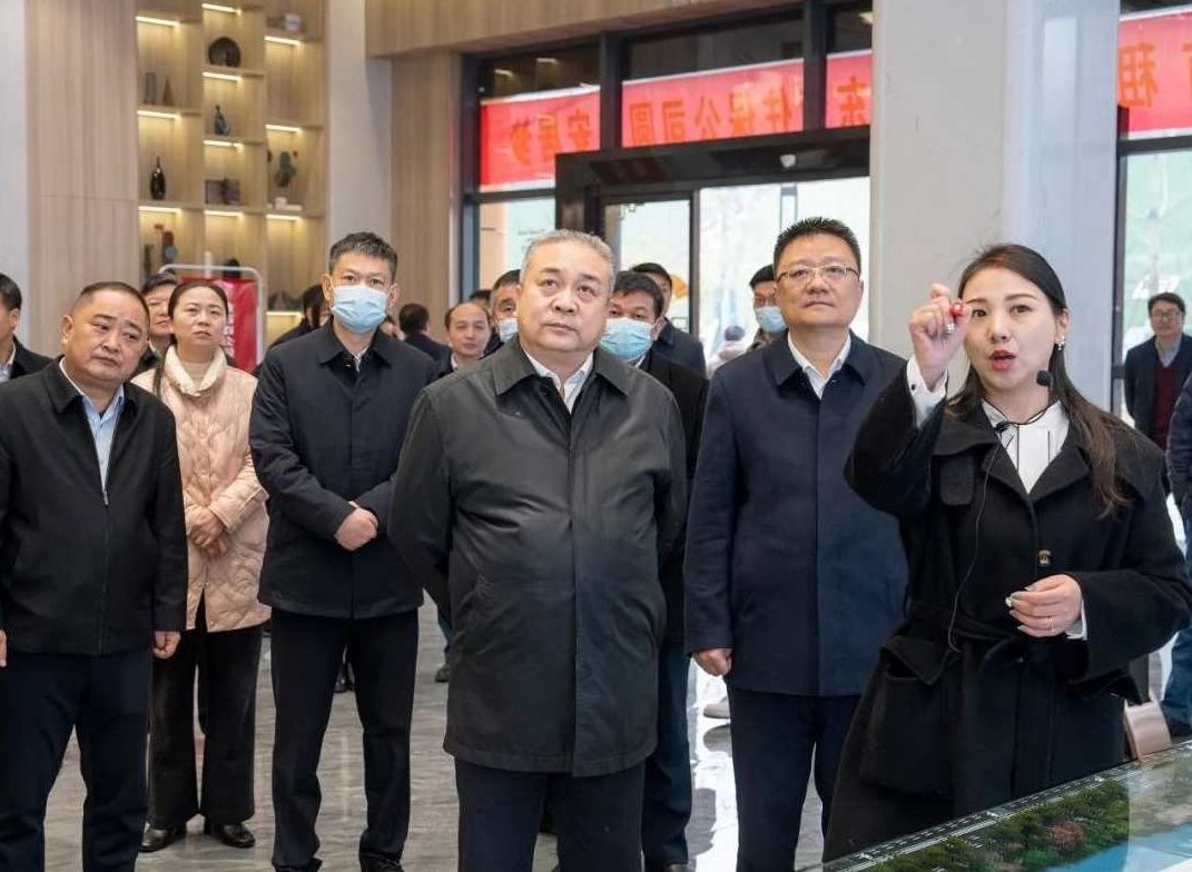 张彤&amp;amp;文琳 追击黑马 伏击白马红学堂股票讲座，张彤与文琳，股市策略解析——追击黑马，伏击白马红学堂系列讲座